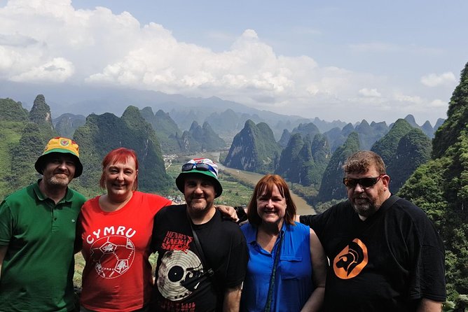 1-Day Guilin Tour to Reed Flute Cave, Xianggong Hill, Bamboo Boat and Night Show - Impression Liu San Jie: a striking final act
