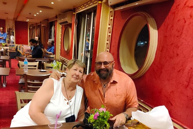 2-hours night dinner cruise show : Eat , Dance and Sing - A low-cost evening on the Nile