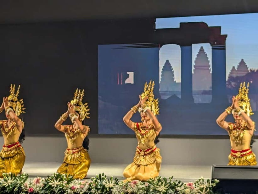 A Night To Remember: Apsara Dance Show with Buffet Dinner - Watching the Blessing Dance