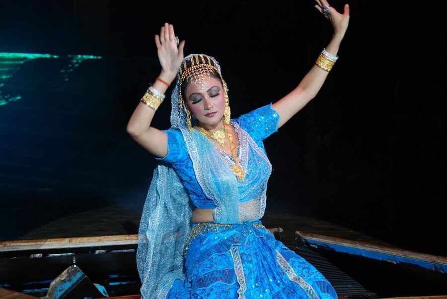 Agra: Mohabbat the Taj show tickets and agra transfers - Ninety minutes inside the Mughal court