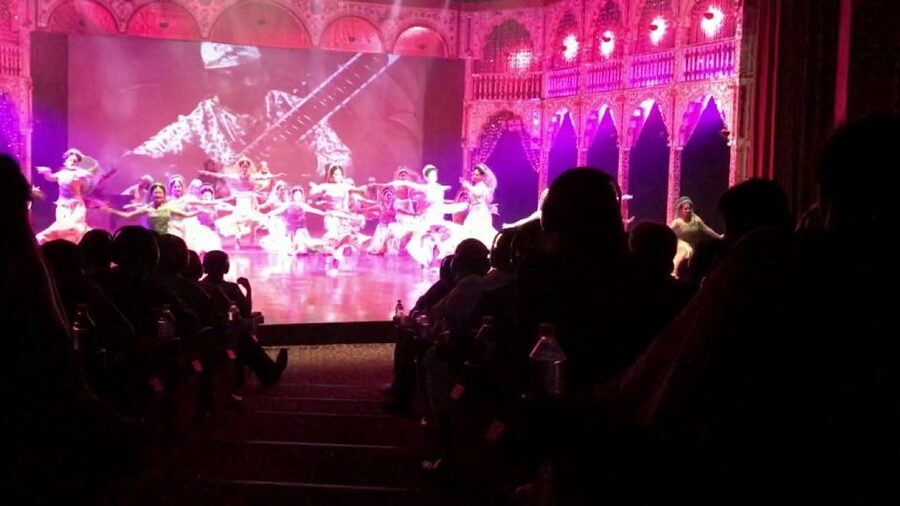 Agra: Mohabbat the Taj show tickets and agra transfers - Language support and what to expect from the audio
