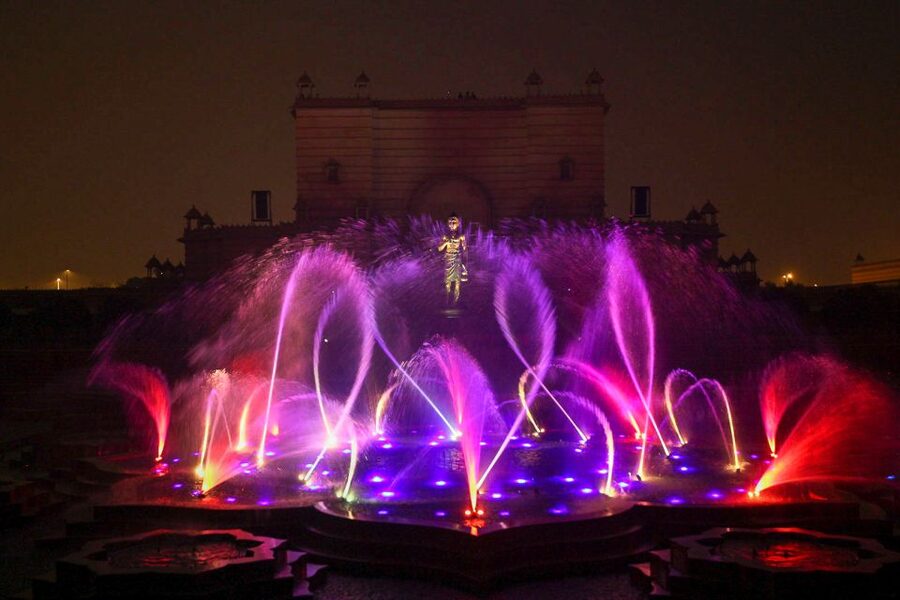 Akshardham Light & Fountain Show with Pick-up & Drop-off - Why Akshardham Works Best at Day and Night