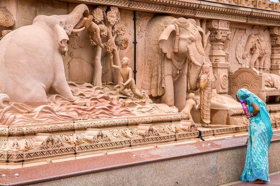 Akshardham Light & Fountain Show with Pick-up & Drop-off - Private Pickup From Delhi, Noida, and Gurugram