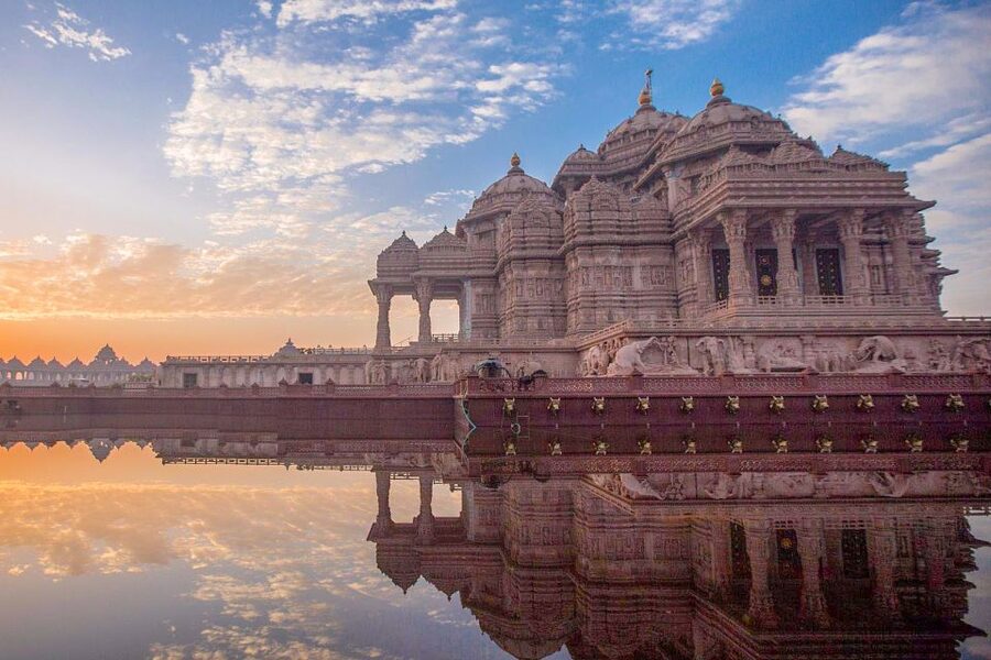 Akshardham Light & Fountain Show with Pick-up & Drop-off - The Sahaj Anand Water Show After Dark
