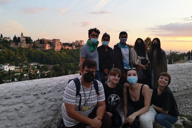 Albaicín and Sacromonte Sunset tour + Flamenco show - Who should book this experience?