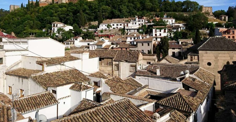 Albaicín & Sacromonte: Tour with Flamenco Show - Starting beside Isabella and Columbus