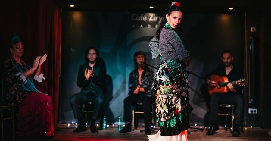 "Algarabía": Flamenco Show at Café Ziryab. Madrid - Entering Café Ziryab, Madrid’s small flamenco room