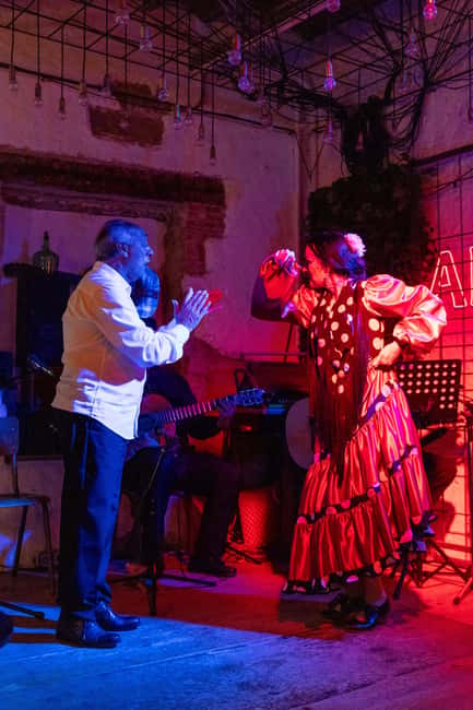 Alicante: Fusion Flamenco Show and Gastronomy at Blacky Bar - The food and drink question matters
