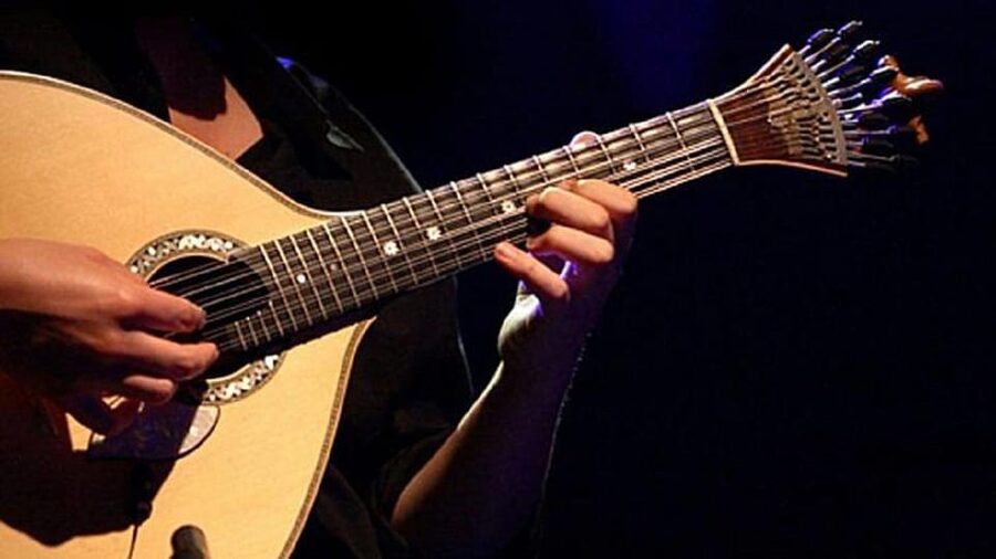 All-inclusive Fado Tour: Show & Dinner. Lisbon at Night - Starting in Lisbon with a private car