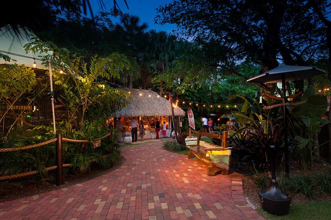 All You Can Eat BBQ Dinner and Show at Tropical Isle with Sightseeing Cruise - A New River cruise through Fort Lauderdale’s private side