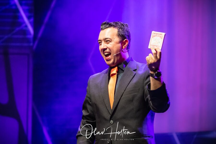 Amsterdam: Magic Show - Close-Up Tricks Before the Main Event
