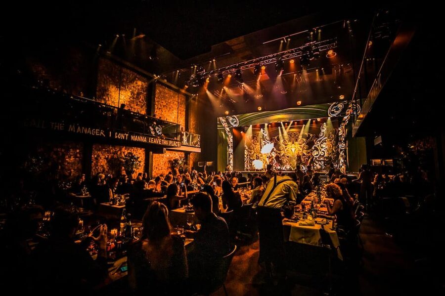 Amsterdam: VEGAS Dinner Show with 3-Course Sharing Menu - Entertainment that keeps changing pace