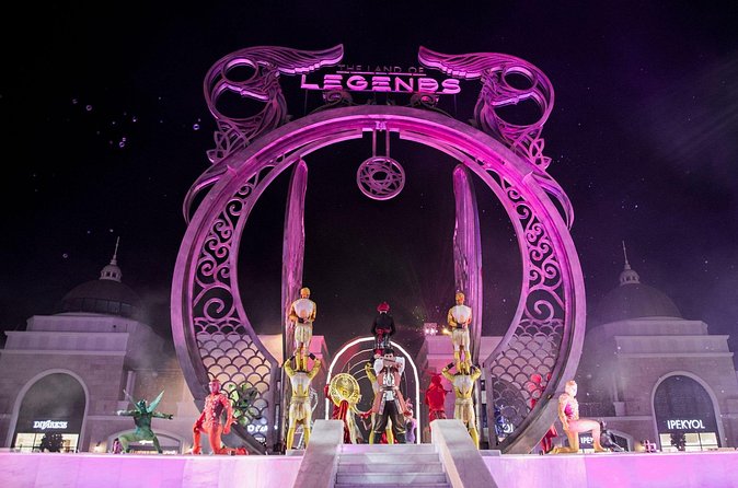 Antalya Land of Legends Night Show and Spectacular Boat Parade - Who will enjoy this evening most?
