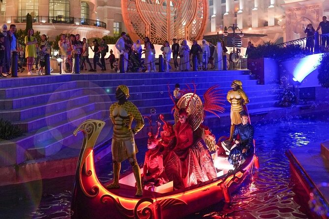 Antalya Land of Legends Night Show and Spectacular Boat Parade - The boat parade, lights, and water effects