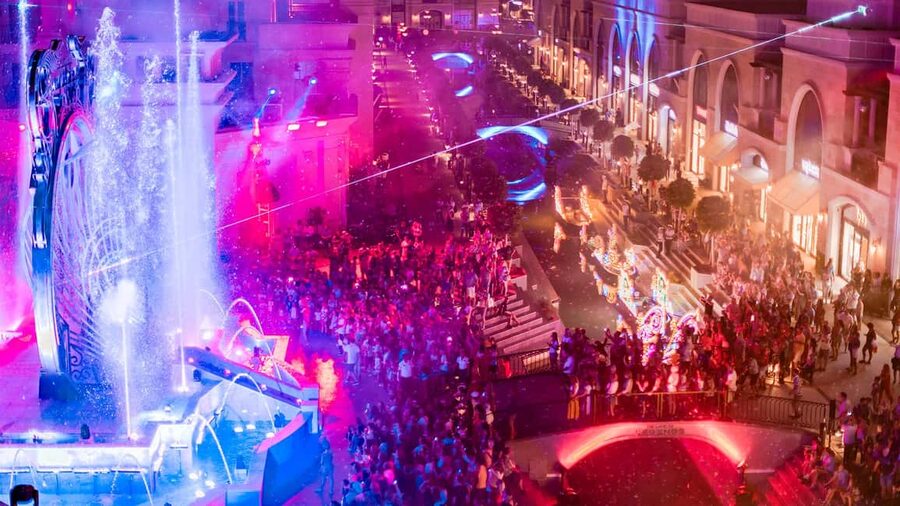 Antalya: Land of Legends Night Show Transfer & Boat Parade - Who will enjoy this outing most