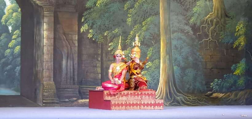 Apsara Performance Including Buffet Dinner & Hotel Pick up - Booking, pickup, and cancellation tips