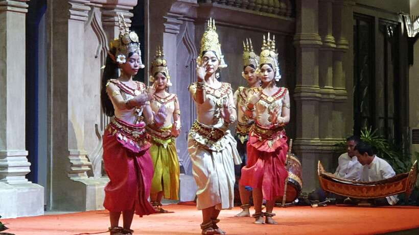Apsara Performance Including Buffet Dinner & Hotel Pick up - Reading the Apsara movements