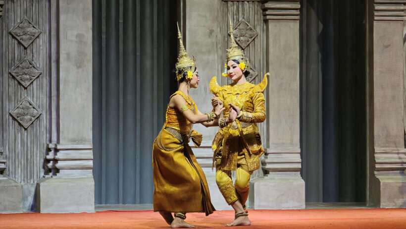 Apsara Theater Performance include dinner & Hotel pick up - The tuk-tuk pickup from Siem Reap