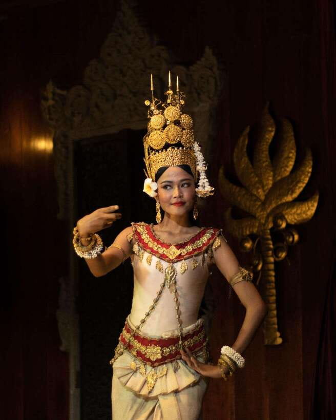 Apsara Theater Performance include dinner & Hotel pick up - Five sets of classical and folk dance
