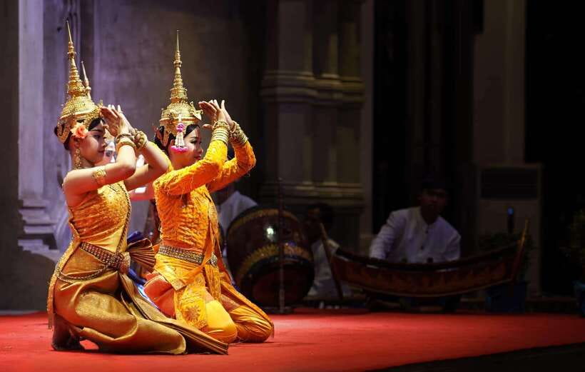 Apsara Traditional Dances & Local Buffet with Tuk-Tuk Ride - The Tuk-Tuk Ride Starts the Evening