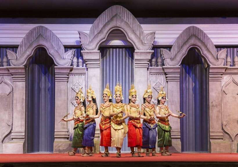 Apsara Traditional Dances & Local Buffet with Tuk-Tuk Ride - Dinner and Dance Form One Continuous Evening