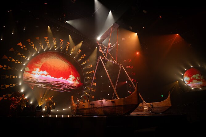 'Auana by Cirque du Soleil at the Waikiki Beachcomber Hotel - The golden age of Hawaiian tourism