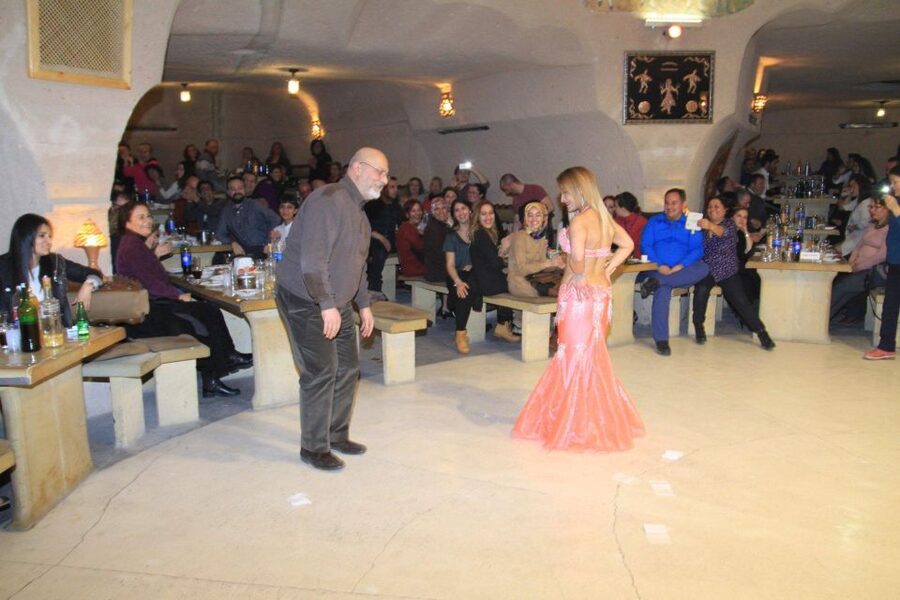 Avanos: Turkish Music and Dance Show with Dinner & Drinks - Live musicians and the first dance routines