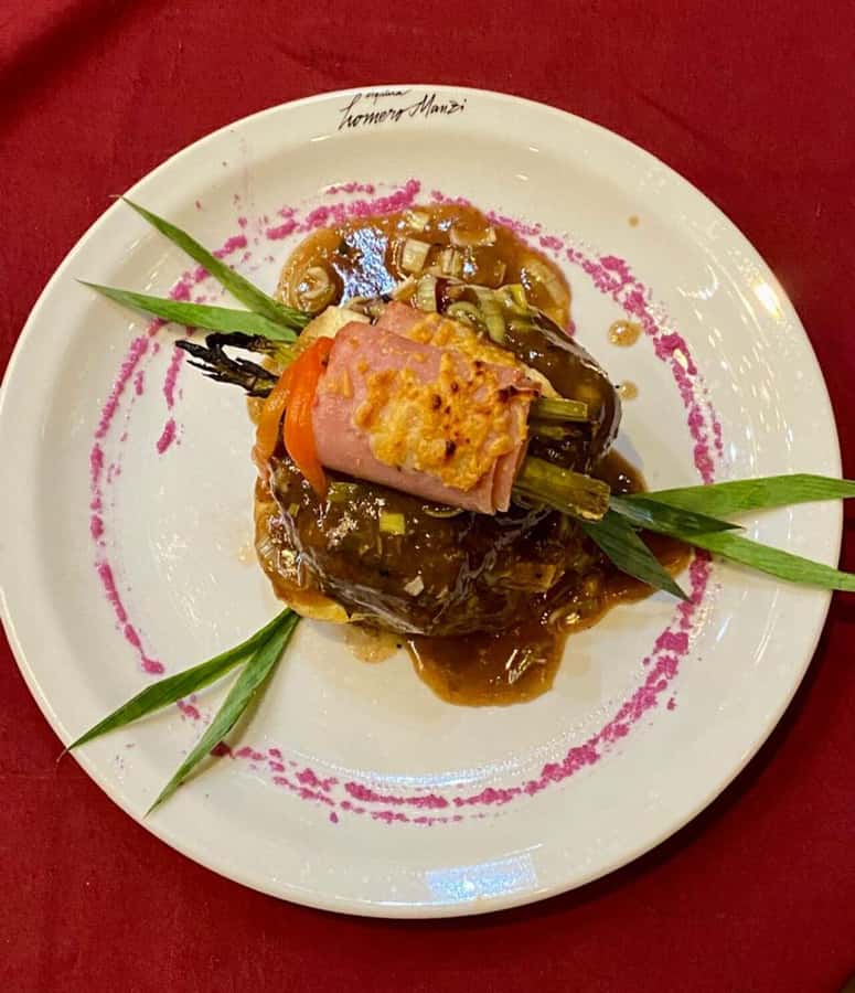 BA: Tango Show and Optional Dinner at Esquina Homero Manzi - VIP dinner: more polished menu choices