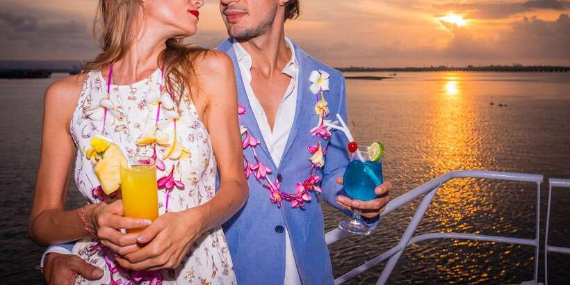 Bali/Benoa: Sunset Dinner Cruise with Show and Live Music - Key points to know before booking