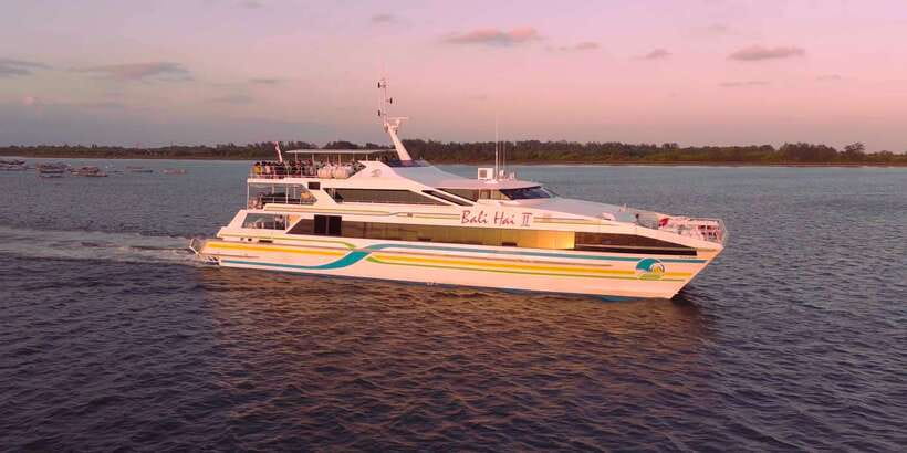 Bali/Benoa: Sunset Dinner Cruise with Show and Live Music - Dinner near Tanjung Benoa at about 18:30