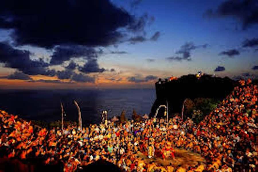 Bali: Kecak Fire Dance Show & Uluwatu Temple Entry Ticket - Choosing between the 6 PM and 7 PM sessions