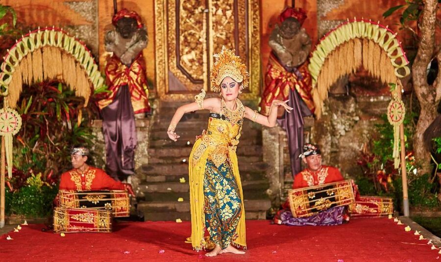 Bali: Ubud Palace Legong Dance Show Ticket - Practical ways to make the evening better