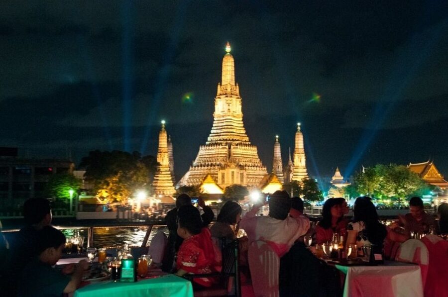 Bangkok: 2-Hour Dinner & Shows on White Orchid River Cruise - Getting the best seat and the best photos