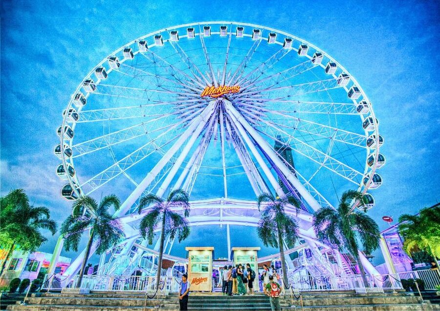 Bangkok: Calypso Cabaret & Dinner Cruise with Hotel Transfer - A river evening that leads into cabaret