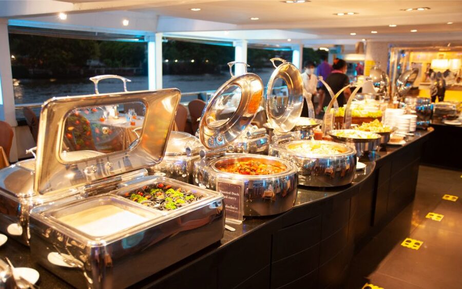 Bangkok: Grand Chao Phraya Dinner Cruise with Live Show - Why a Chao Phraya dinner makes sense in Bangkok