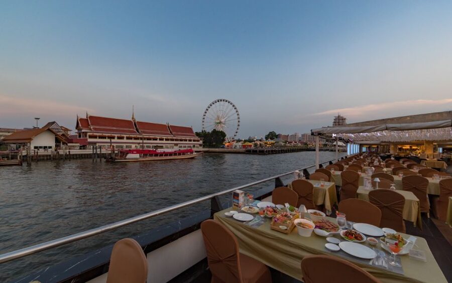Bangkok: Grand Chao Phraya Dinner Cruise with Live Show - Who will enjoy this cruise most
