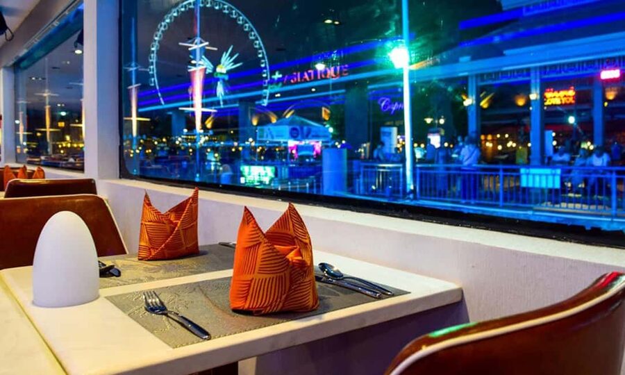 Bangkok: Royal Princess Cruise with Buffet Dinner & Show - Choosing between the buffet and the river view