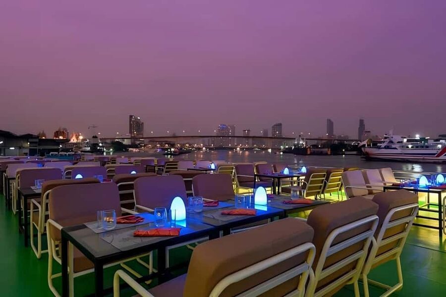 Bangkok: Royal Princess Cruise with Buffet Dinner & Show - The outdoor deck is the best place for photos