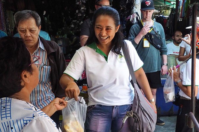 "Bangkok Walking Hopping Tour" show city’s historic sights are located. - Sampeng Market and the practical side of shopping