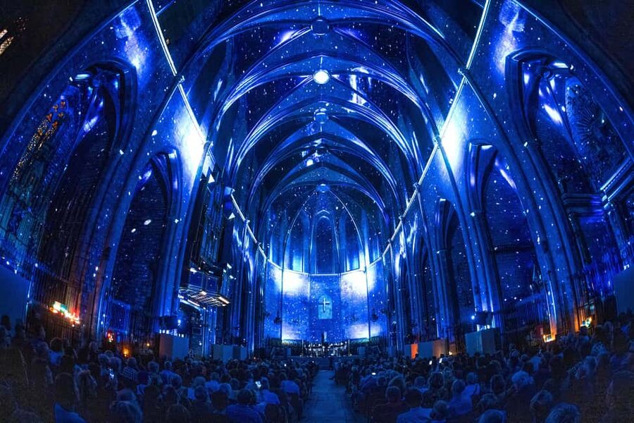 Barcelona Basilica: Immersive Light and Sound Show - LUMINISCENCE - Practical planning for your Barcelona evening
