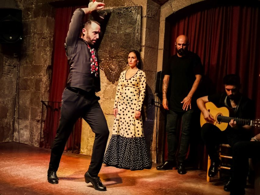 Barcelona: City Tour & Flamenco Show with Wine & Tapas - Practical timing and group advice