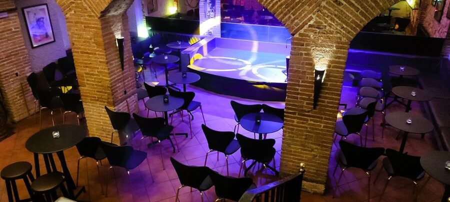 Barcelona: Exclusive Flamenco Show at El Paraigua with Drink - Why the small room changes the show
