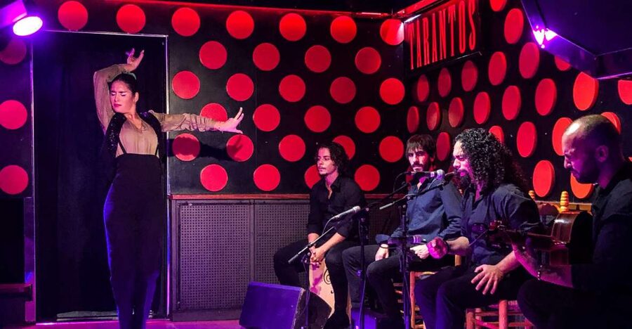 Barcelona: Gothic Quarter and Flamenco Show (Small Group) - Key points at a glance