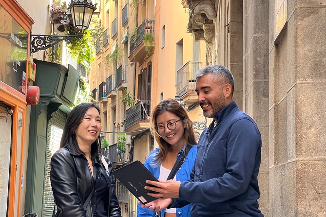 Barcelona Gothic Quarter Tour and Flamenco Show - From old stones to Los Tarantos