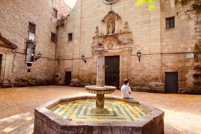 Barcelona Gothic Quarter Tour and Flamenco Show - Who will enjoy this evening most