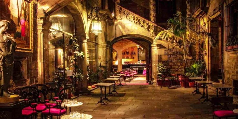 Barcelona: Private Tapas & Wine with Flamenco Show Old Town - Pintxos at the first bar