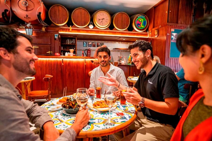Barcelona: Private Tapas & Wine with Flamenco Show Old Town - Flamenco inside Palau Dalmases