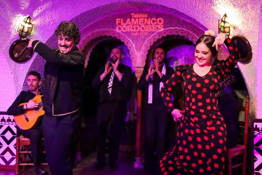 Barcelona: Tablao Flamenco Cordobes Show and Drink in Rambla - Choosing the basic show and drink ticket
