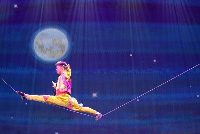 Beijing Acrobatic Show in Red Theater with Guide and Transfer - Private transfer makes the evening simpler