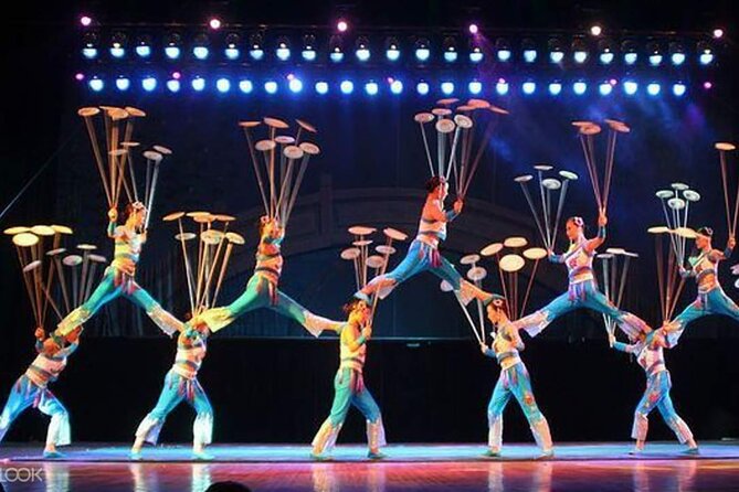 Beijing Acrobatics Show At Red Theater - Reading the act list before you choose